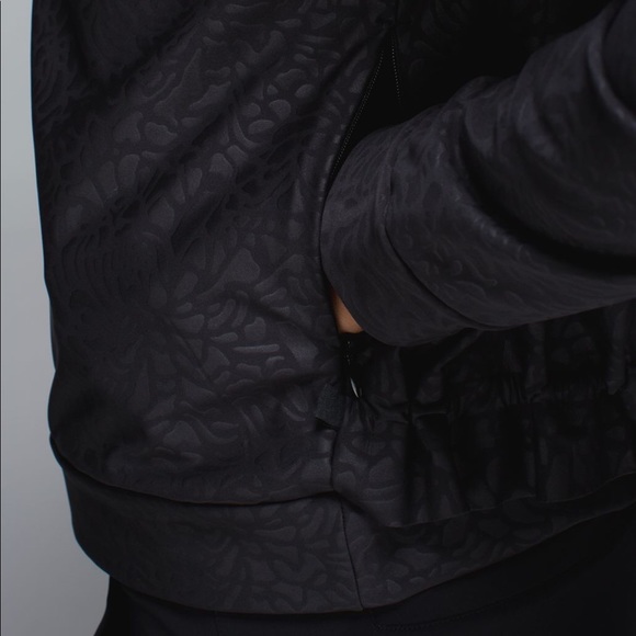 Lululemon Departure Top Petal Camo Embossed Black - Picture 16 of 16